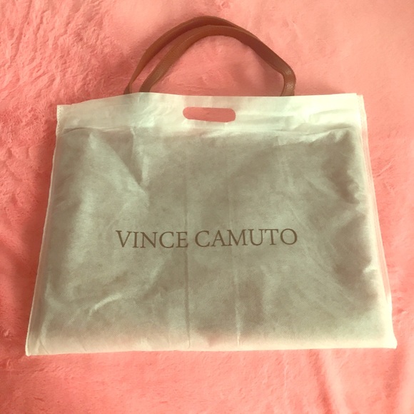 Vince Camuto Handbags - Vince Camuto Tote 👜 Bag NWT